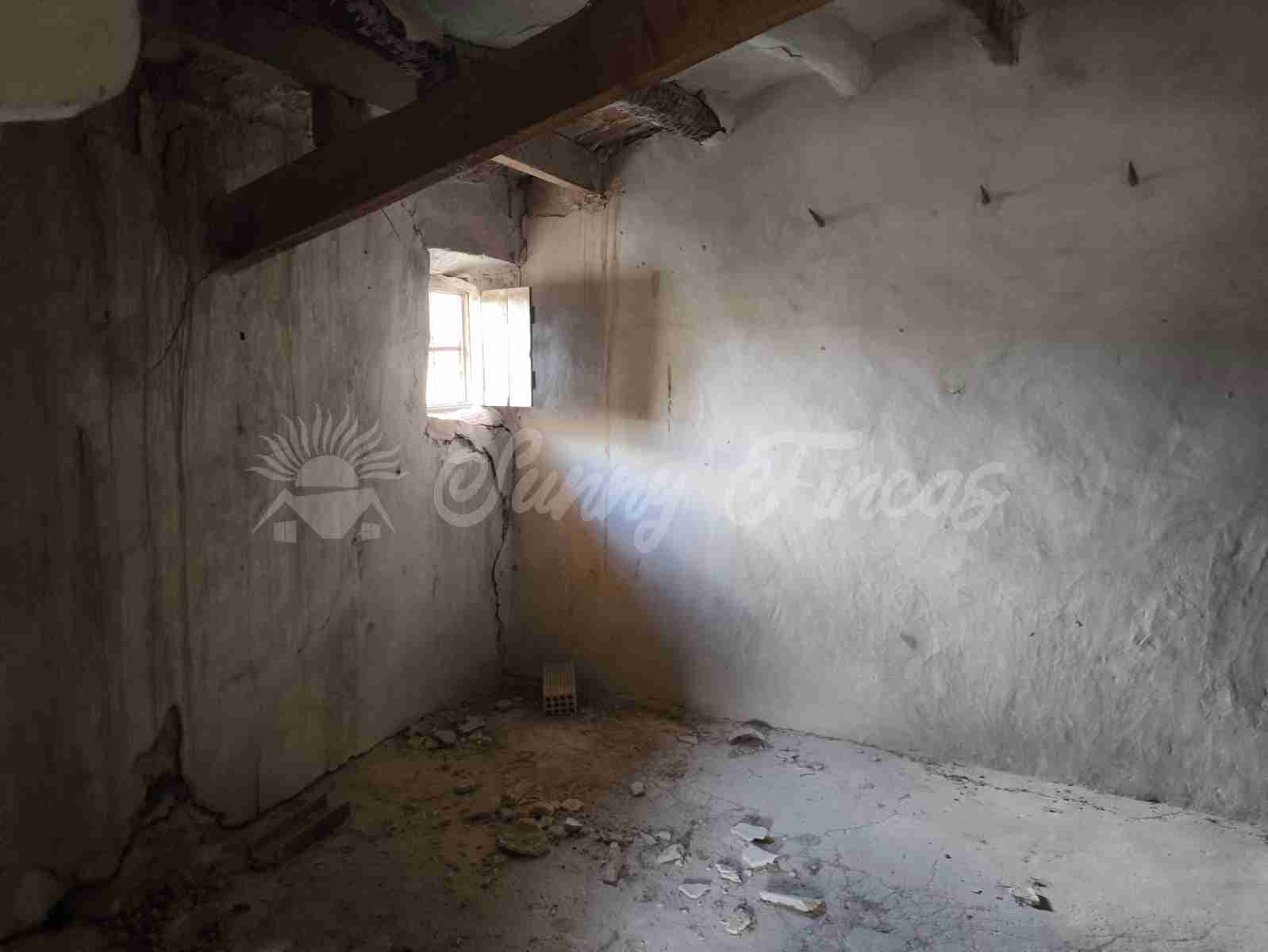 6 soverom Finca/Herregård til salgs i La Romana med svømmebasseng garasje - € 110 000 (Ref: 9646349)