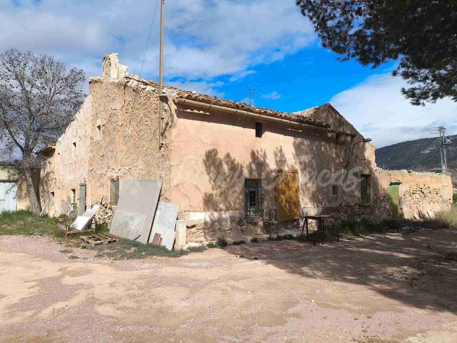 6 soverom Finca/Herregård til salgs i La Romana med svømmebasseng garasje - € 110 000 (Ref: 9646349)