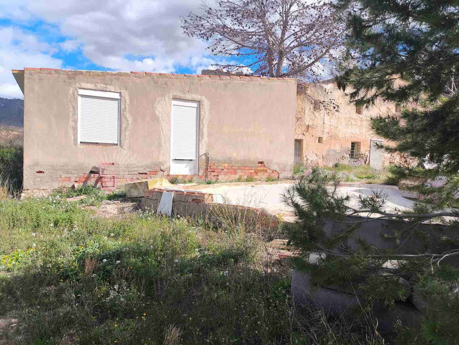 6 soverom Finca/Herregård til salgs i La Romana med svømmebasseng garasje - € 110 000 (Ref: 9646349)