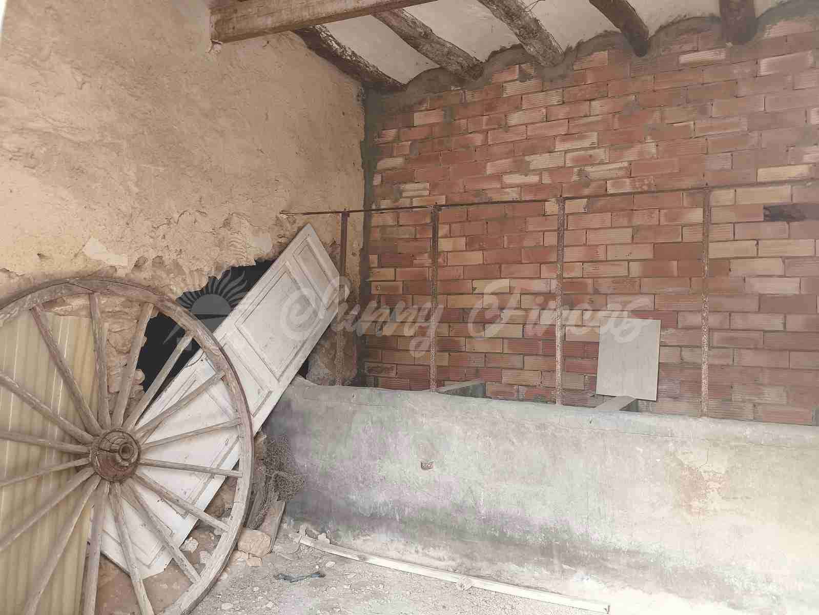 6 soverom Finca/Herregård til salgs i La Romana med svømmebasseng garasje - € 110 000 (Ref: 9646349)