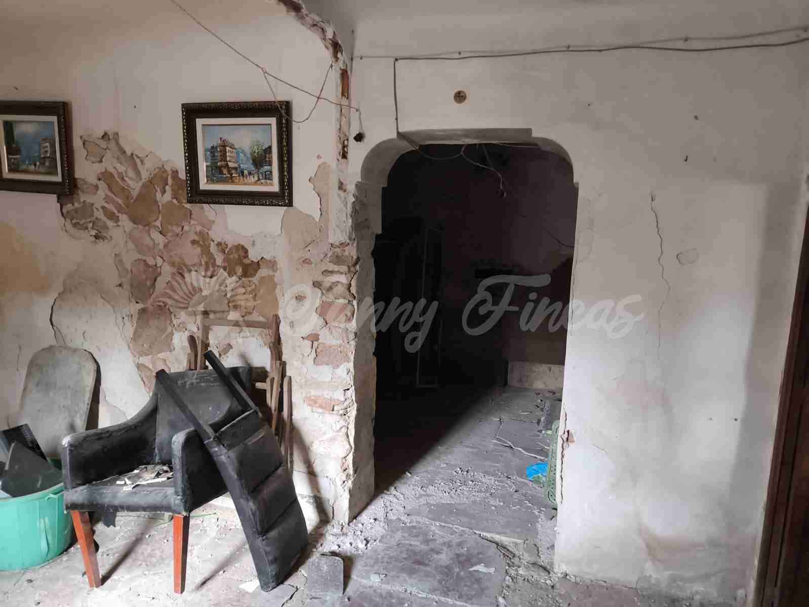 6 soverom Finca/Herregård til salgs i La Romana med svømmebasseng garasje - € 110 000 (Ref: 9646349)