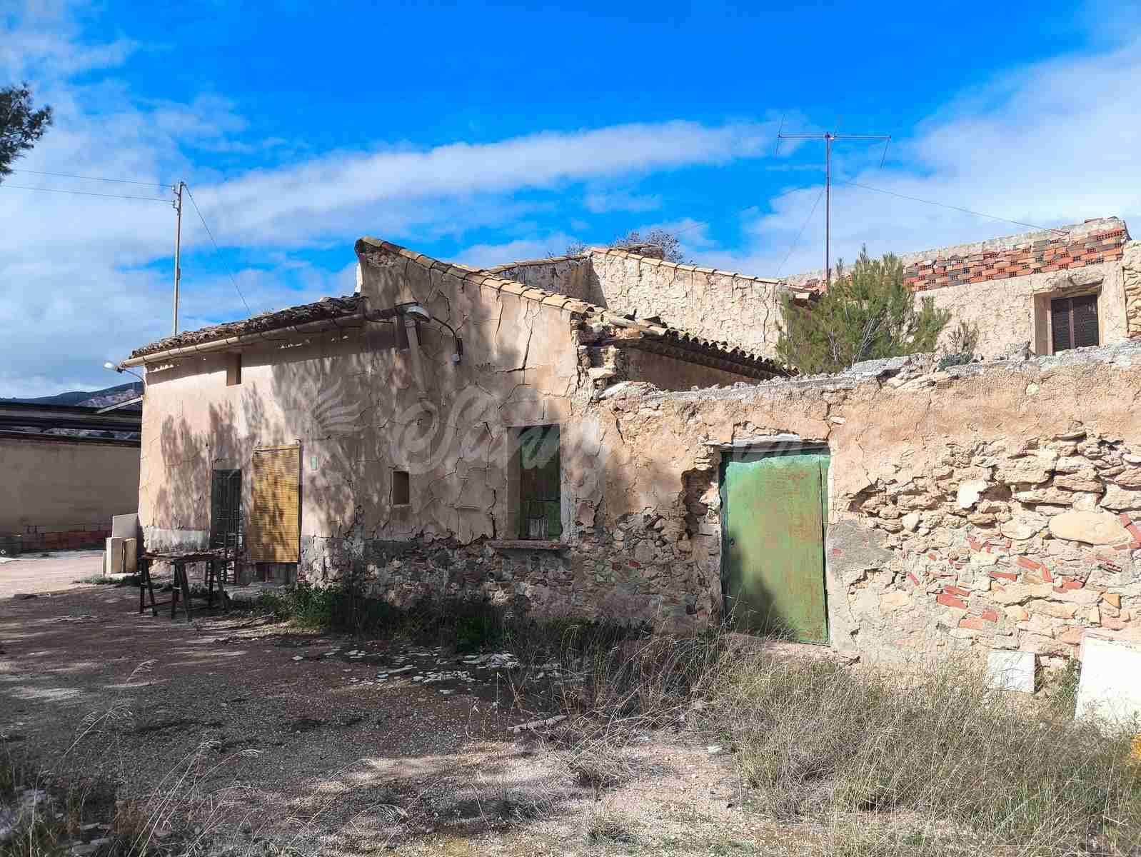 6 soverom Finca/Herregård til salgs i La Romana med svømmebasseng garasje - € 110 000 (Ref: 9646349)