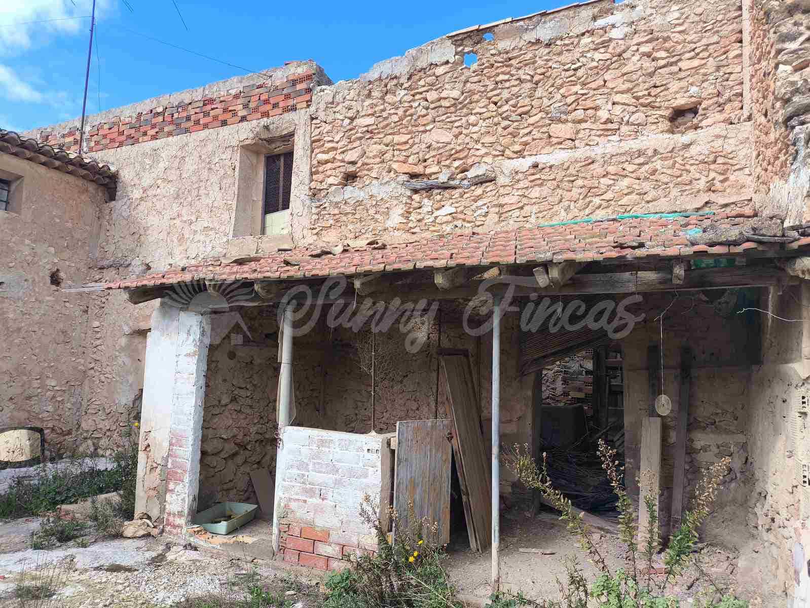 6 soverom Finca/Herregård til salgs i La Romana med svømmebasseng garasje - € 110 000 (Ref: 9646349)