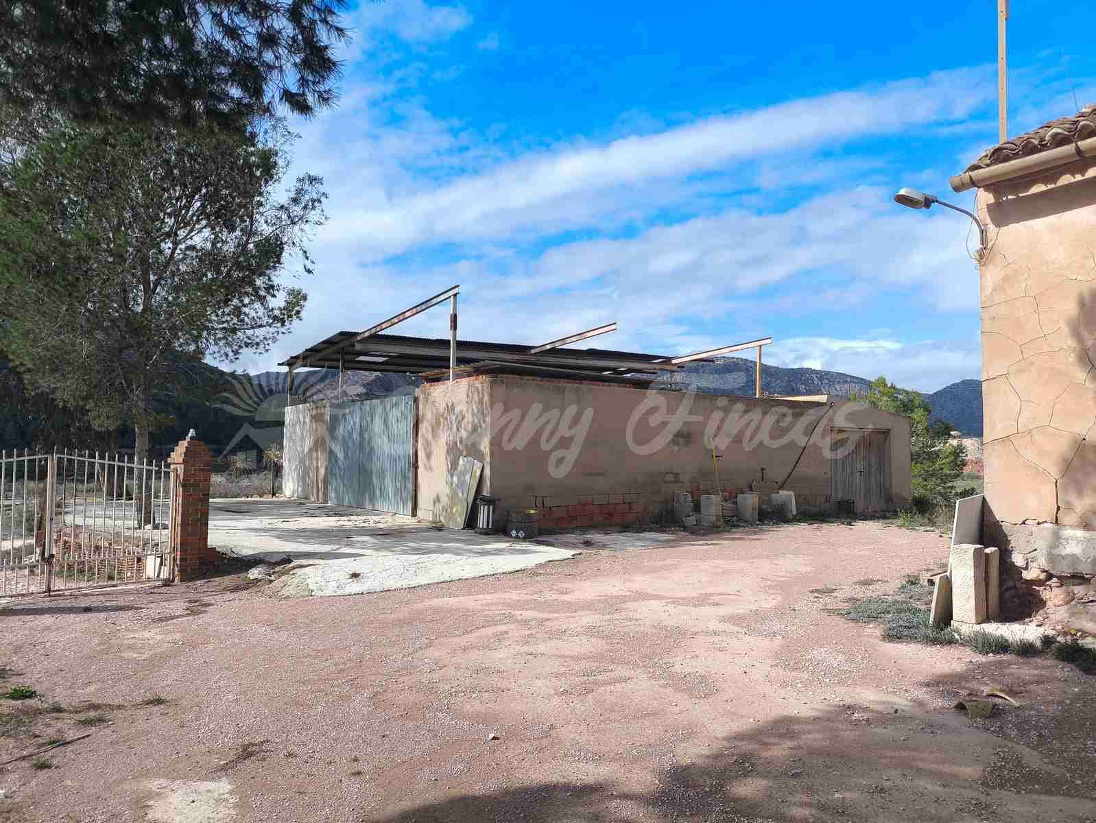 6 soverom Finca/Herregård til salgs i La Romana med svømmebasseng garasje - € 110 000 (Ref: 9646349)