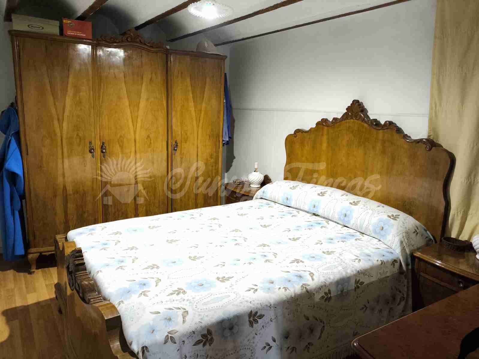 3 chambre Finca/Maison de Campagne à vendre à Villena avec piscine garage - 159 000 € (Ref: 9650599)