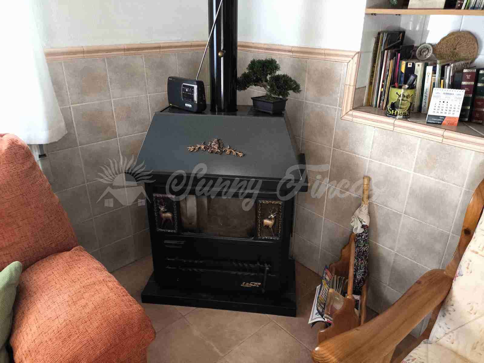 3 chambre Finca/Maison de Campagne à vendre à Villena avec piscine garage - 159 000 € (Ref: 9650599)