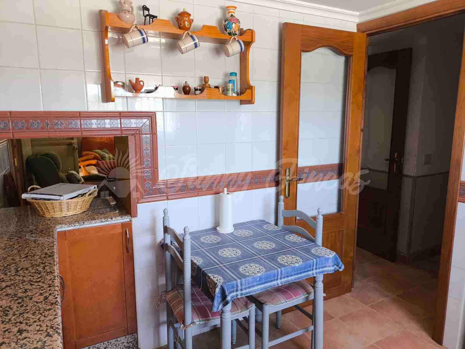3 chambre Finca/Maison de Campagne à vendre à Villena avec piscine garage - 159 000 € (Ref: 9650599)