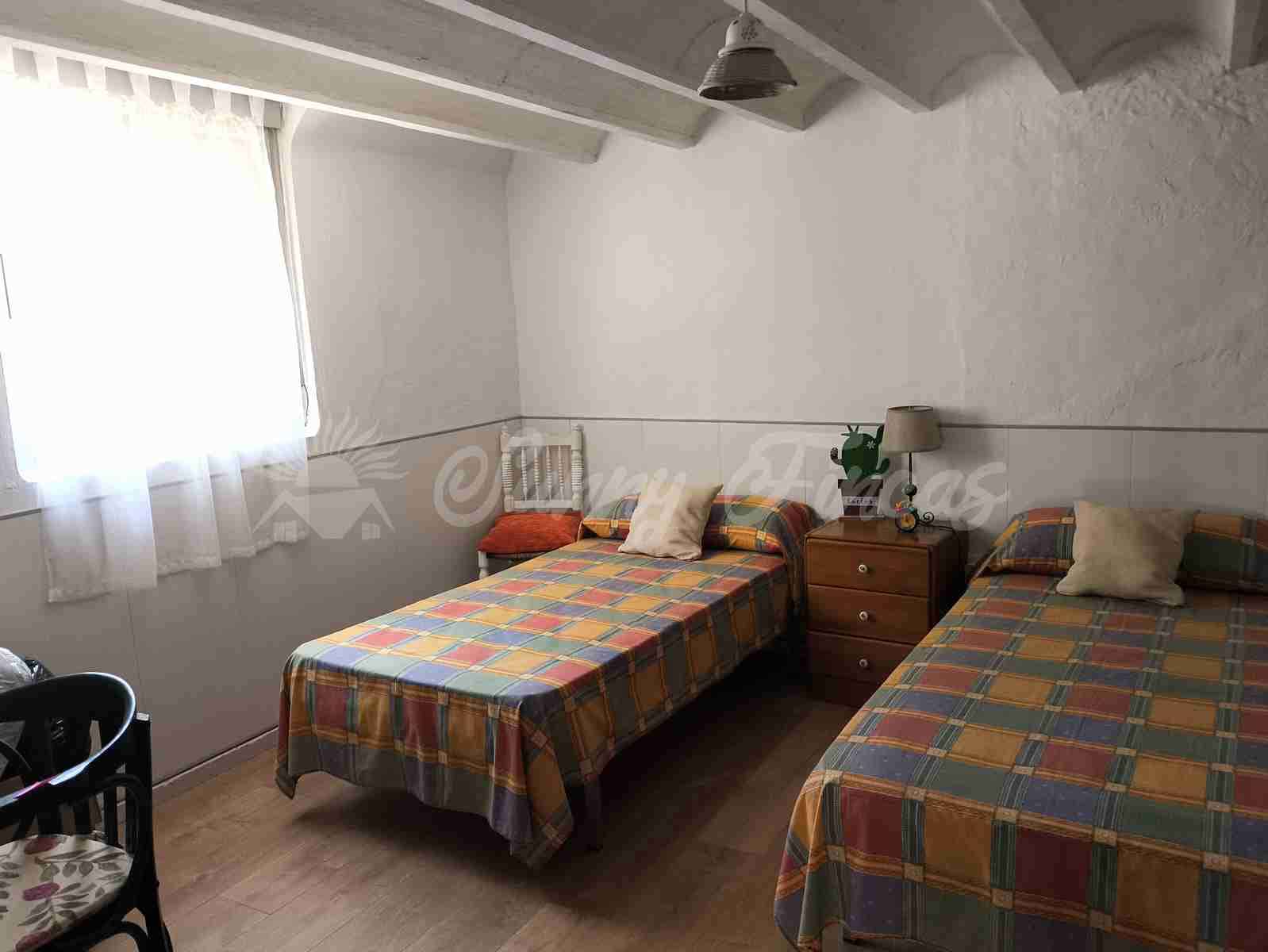 3 chambre Finca/Maison de Campagne à vendre à Villena avec piscine garage - 159 000 € (Ref: 9650599)