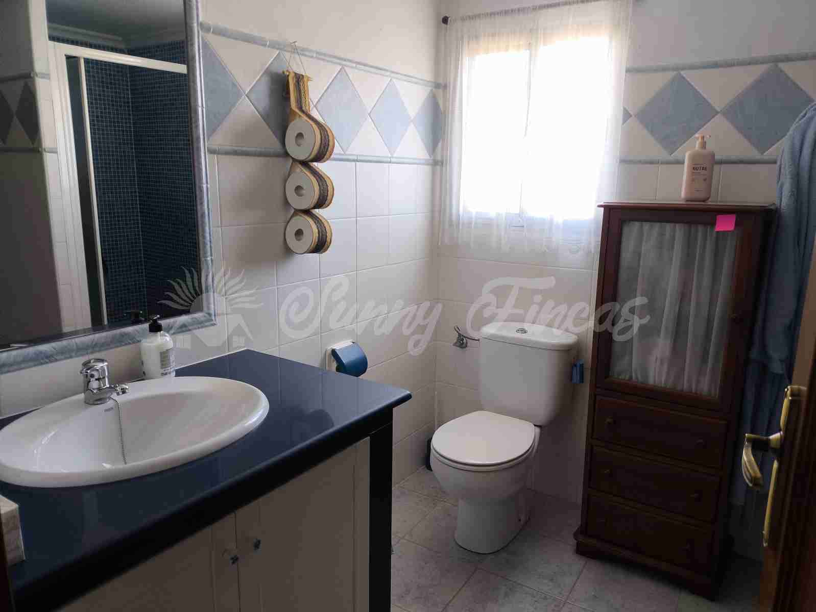 3 chambre Finca/Maison de Campagne à vendre à Villena avec piscine garage - 159 000 € (Ref: 9650599)