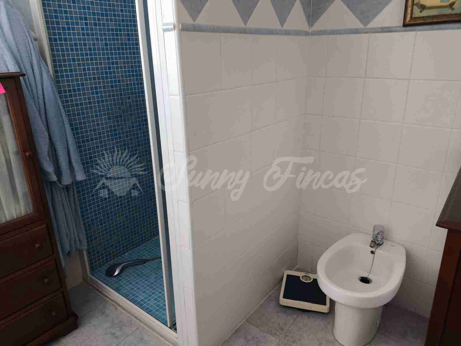 3 chambre Finca/Maison de Campagne à vendre à Villena avec piscine garage - 159 000 € (Ref: 9650599)