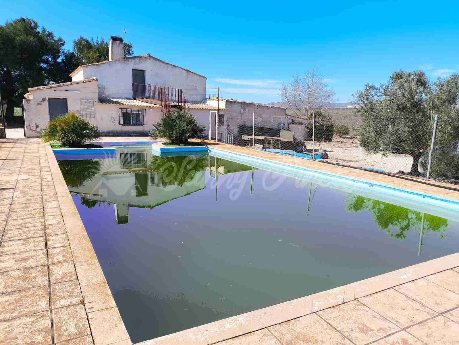 3 chambre Finca/Maison de Campagne à vendre à Villena avec piscine garage - 159 000 € (Ref: 9650599)
