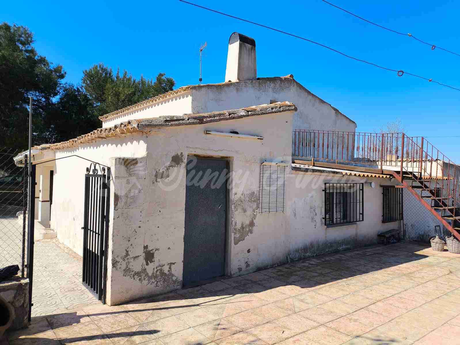 3 chambre Finca/Maison de Campagne à vendre à Villena avec piscine garage - 159 000 € (Ref: 9650599)