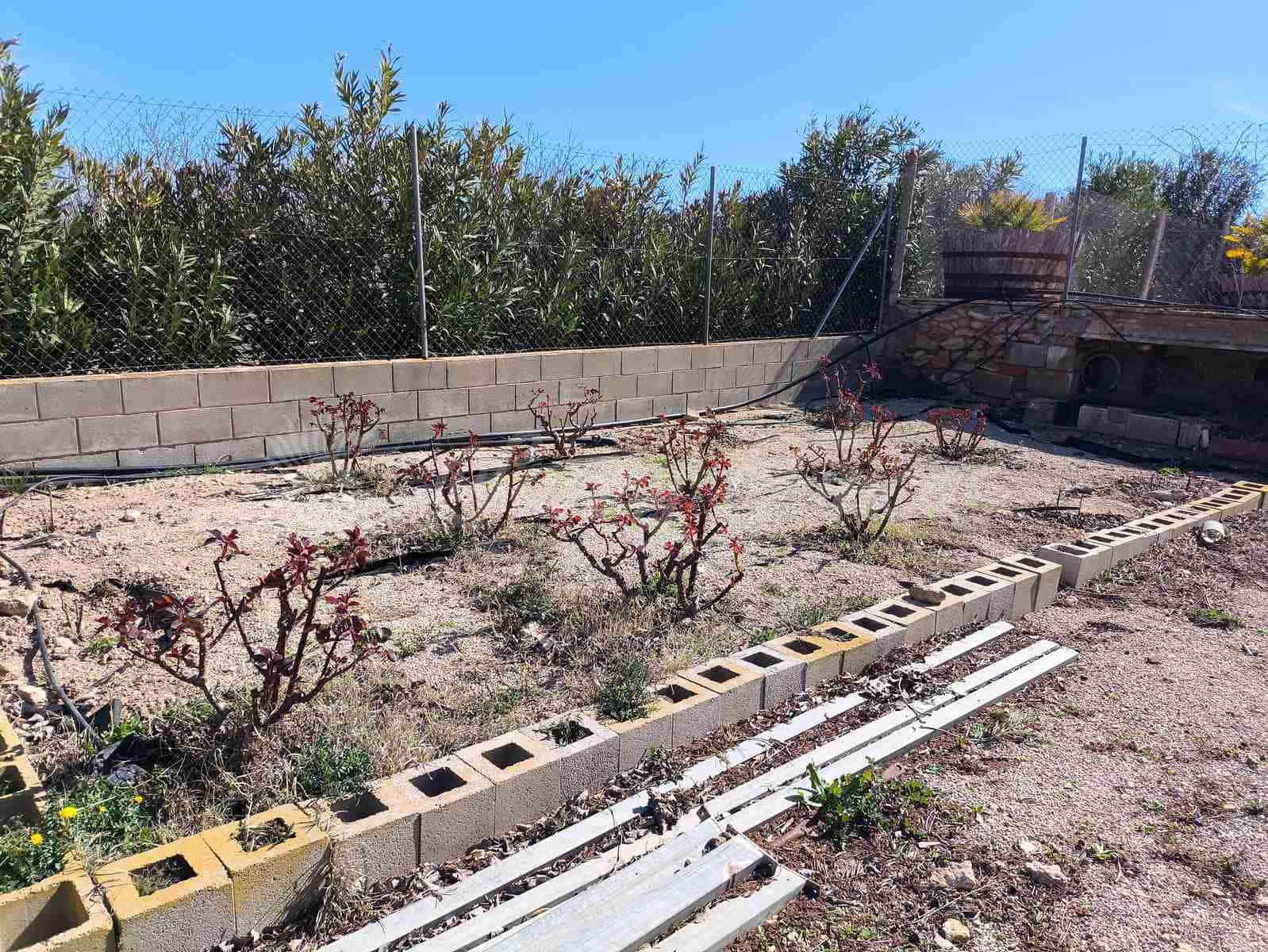 3 chambre Finca/Maison de Campagne à vendre à Villena avec piscine garage - 159 000 € (Ref: 9650599)