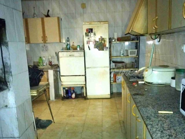 4 chambre Finca/Maison de Campagne à vendre à Pinoso avec garage - 80 000 € (Ref: 9676512)