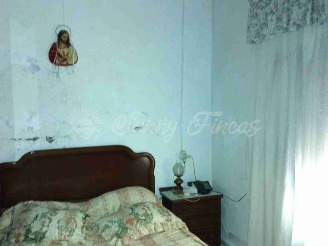 4 chambre Finca/Maison de Campagne à vendre à Pinoso avec garage - 80 000 € (Ref: 9676512)