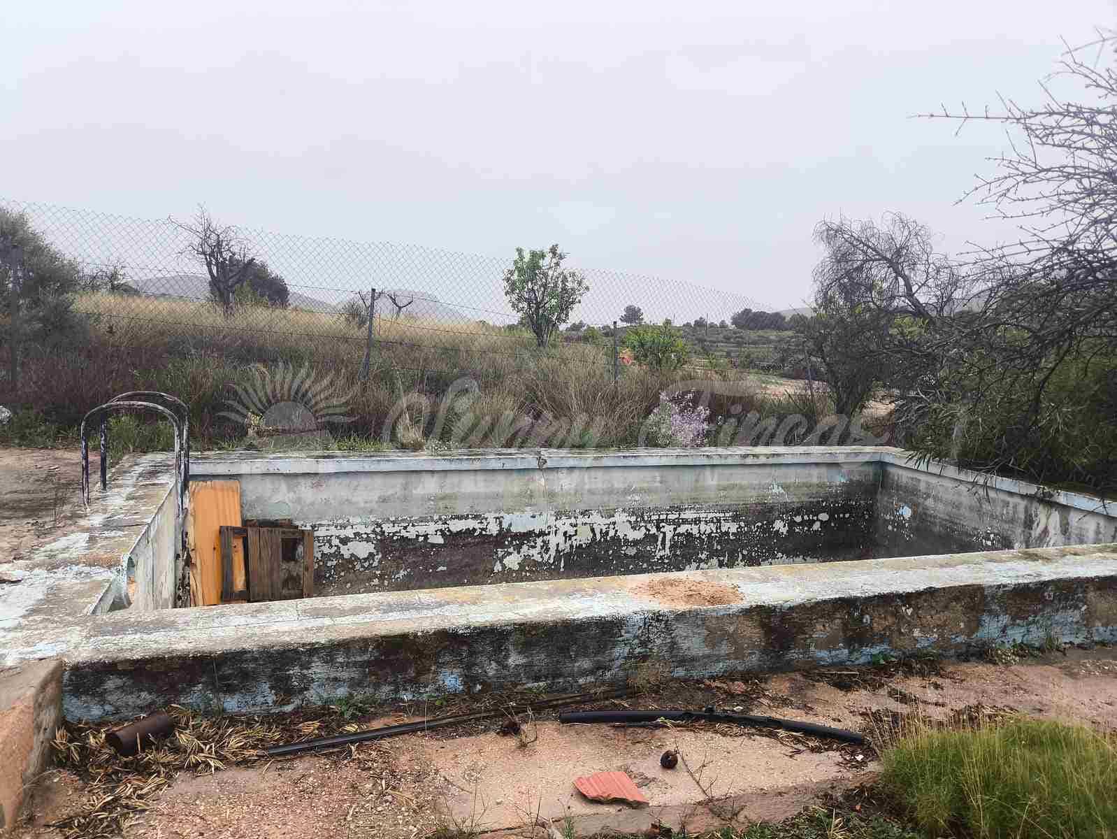 3 chambre Finca/Maison de Campagne à vendre à Monovar / Monover avec piscine garage - 75 000 € (Ref: 9678139)