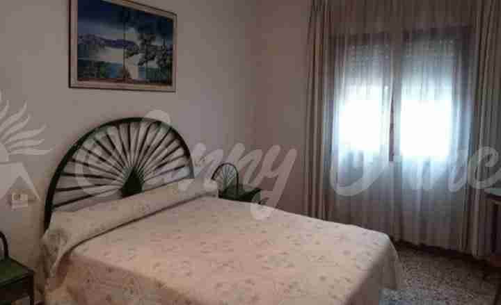 6 slaapkamer Villa te koop in Elche / Elx met garage - € 350.000 (Ref: 9723472)