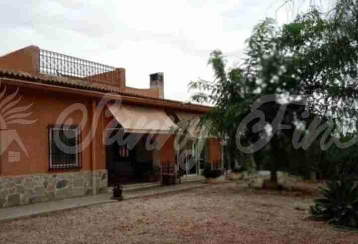 6 slaapkamer Villa te koop in Elche / Elx met garage - € 350.000 (Ref: 9723472)