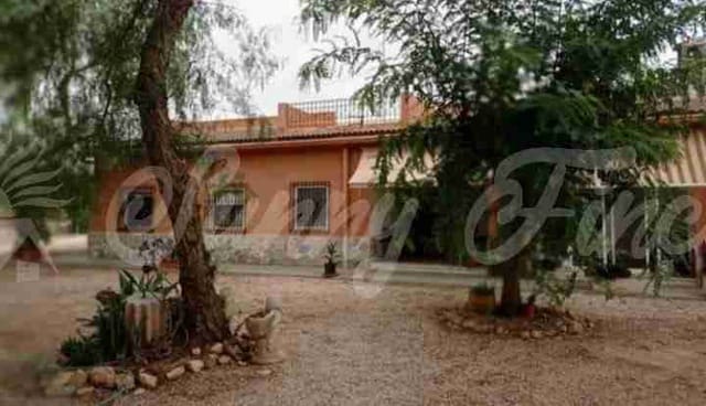 6 slaapkamer Villa te koop in Jubalcoy / Jubalcoi, Elche / Elx met garage - € 350.000 (Ref: 9723472)