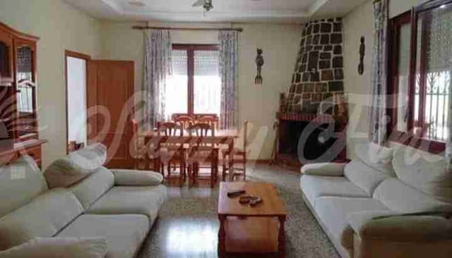 6 slaapkamer Villa te koop in Jubalcoy / Jubalcoi, Elche / Elx met garage - € 350.000 (Ref: 9723472)