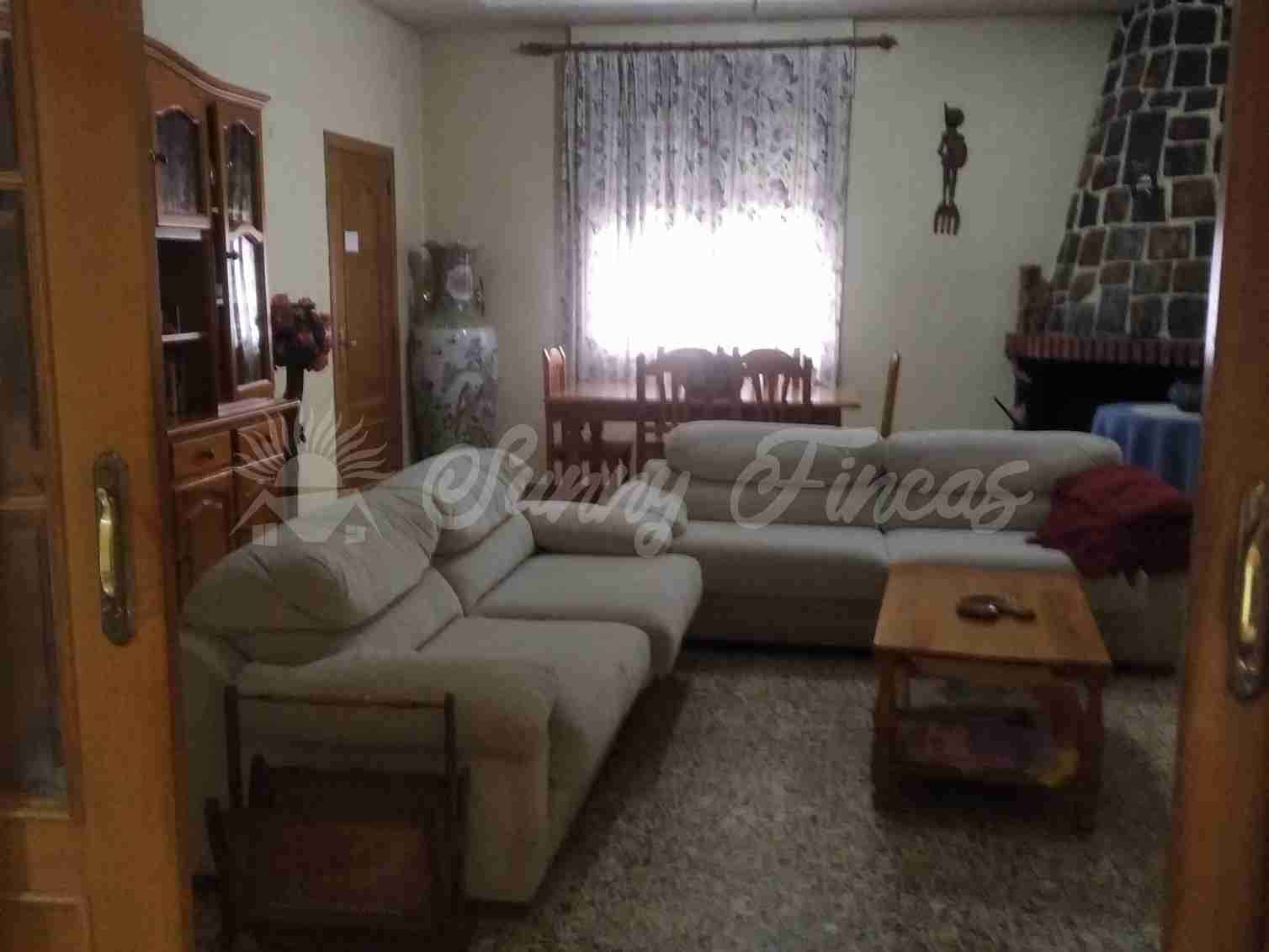 6 slaapkamer Villa te koop in Elche / Elx met garage - € 350.000 (Ref: 9723472)