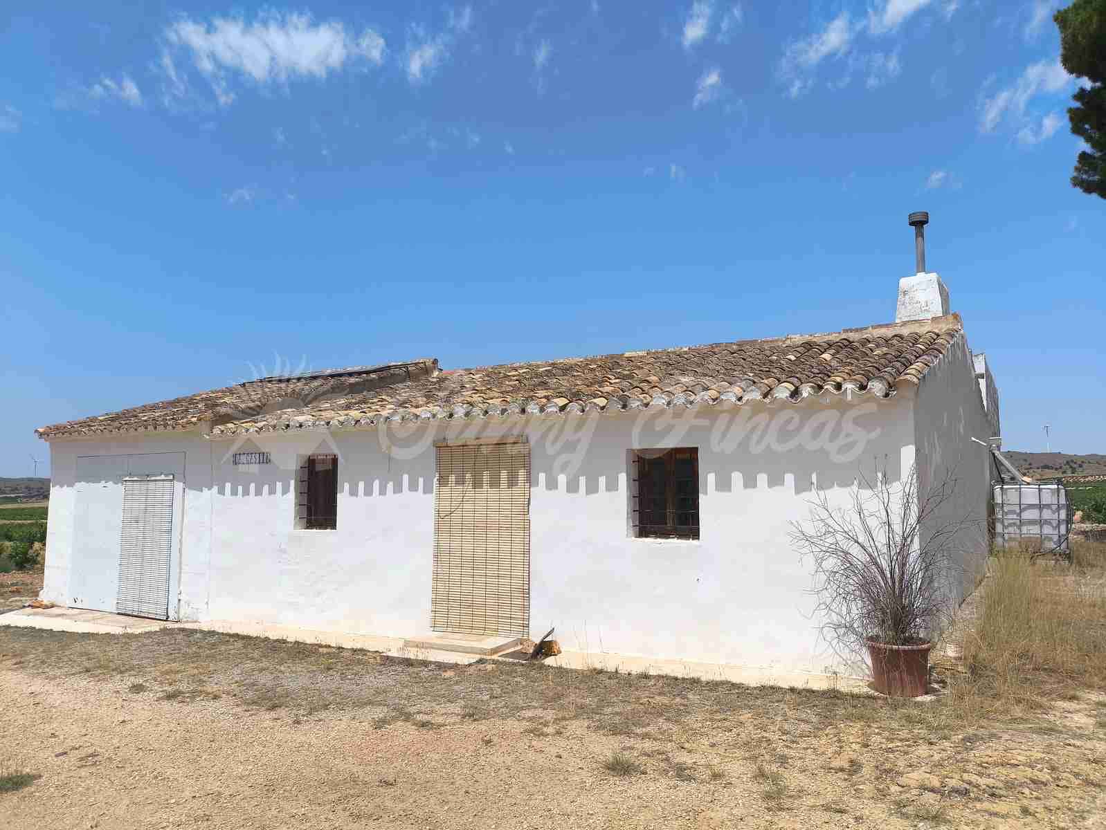 2 bedroom Finca/Country House for sale in Jumilla - € 58,000 (Ref: 9841087)