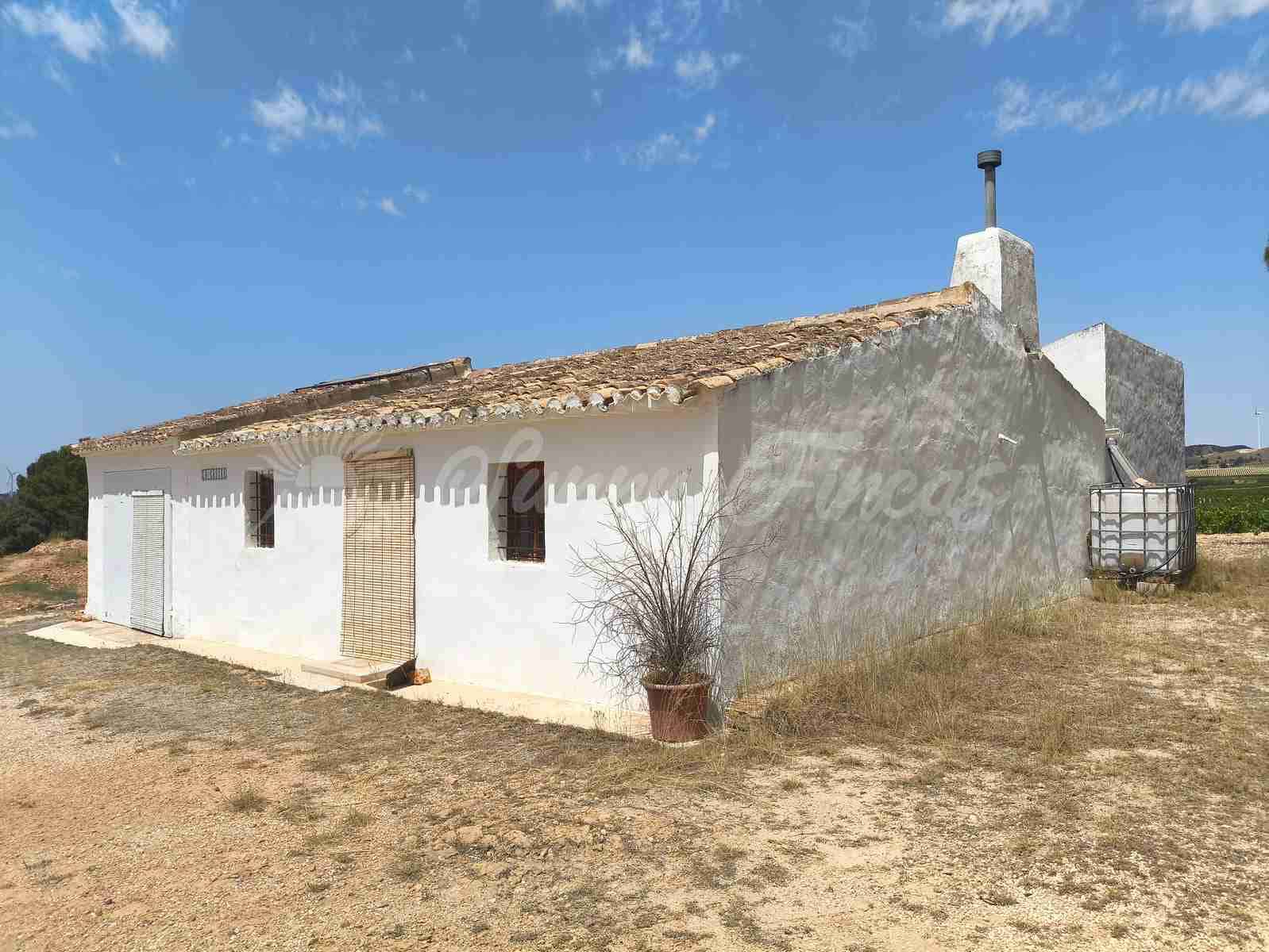 2 bedroom Finca/Country House for sale in Jumilla - € 58,000 (Ref: 9841087)