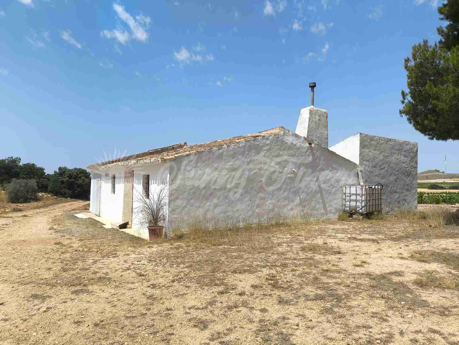 2 bedroom Finca/Country House for sale in Jumilla - € 58,000 (Ref: 9841087)