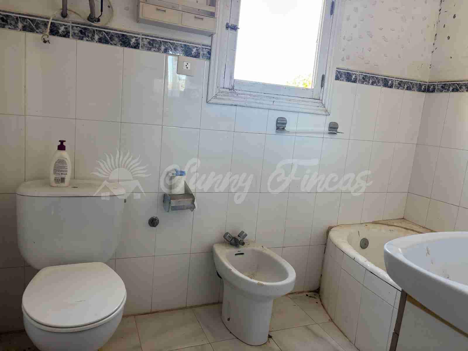 5 slaapkamer Finca/Landhuis te koop in Hondon de las Nieves met zwembad garage - € 148.000 (Ref: 9841787)