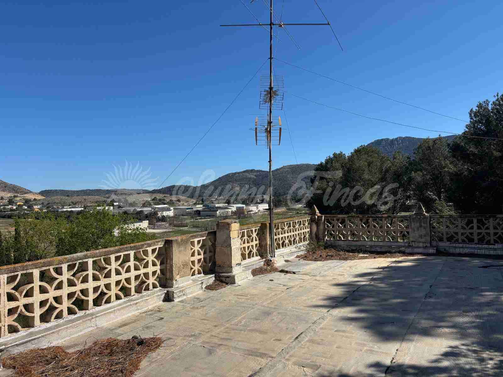 5 slaapkamer Finca/Landhuis te koop in Hondon de las Nieves met zwembad garage - € 148.000 (Ref: 9841787)