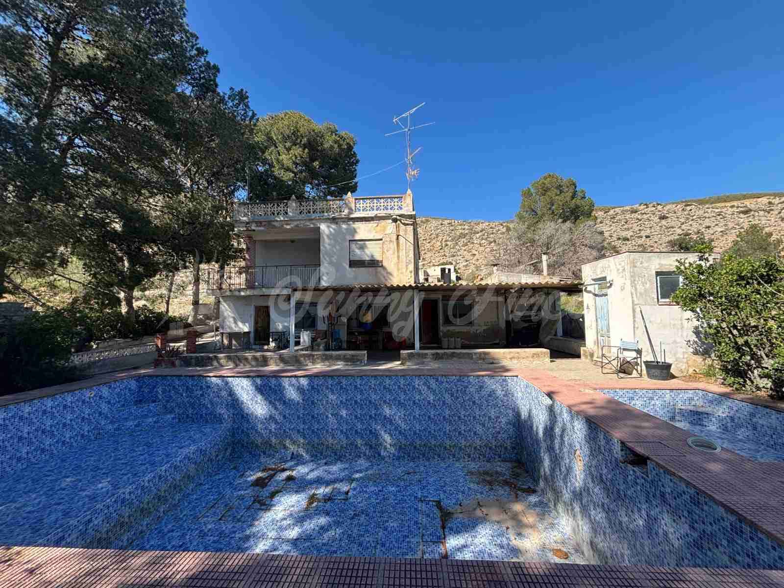 5 slaapkamer Finca/Landhuis te koop in Hondon de las Nieves met zwembad garage - € 148.000 (Ref: 9841787)