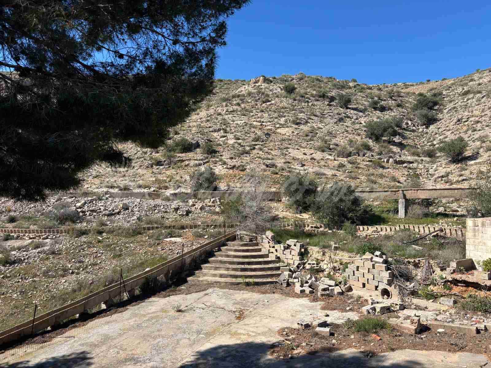 5 slaapkamer Finca/Landhuis te koop in Hondon de las Nieves met zwembad garage - € 148.000 (Ref: 9841787)