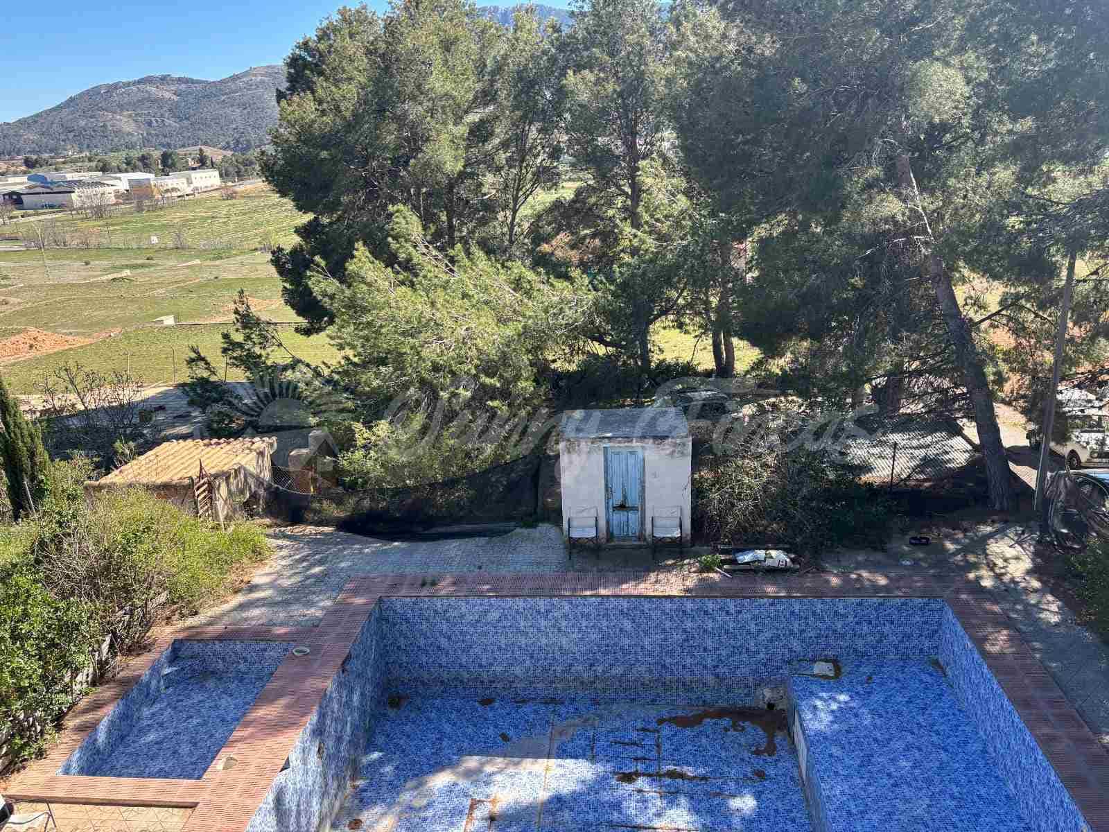 5 slaapkamer Finca/Landhuis te koop in Hondon de las Nieves met zwembad garage - € 148.000 (Ref: 9841787)