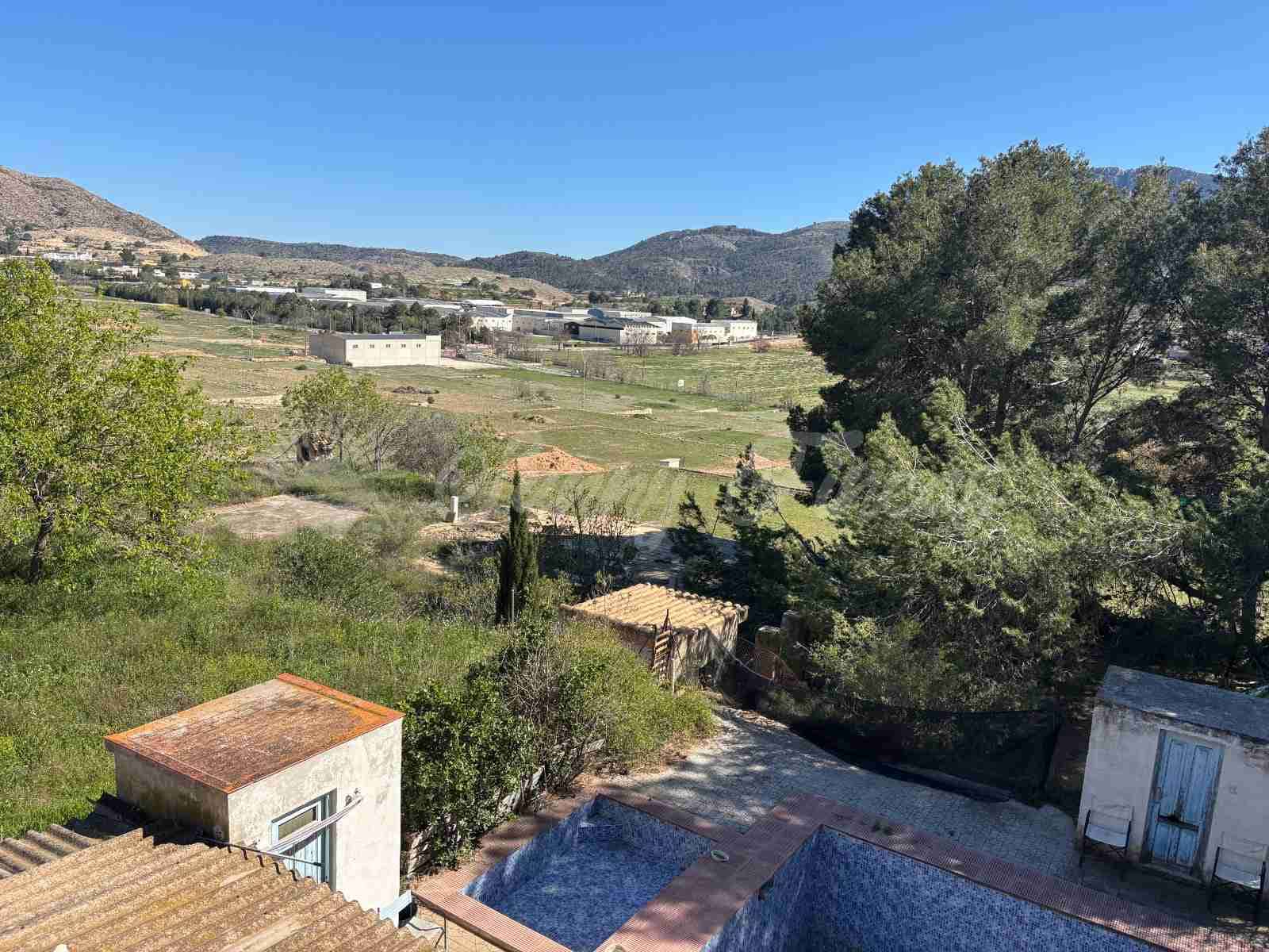 5 slaapkamer Finca/Landhuis te koop in Hondon de las Nieves met zwembad garage - € 148.000 (Ref: 9841787)