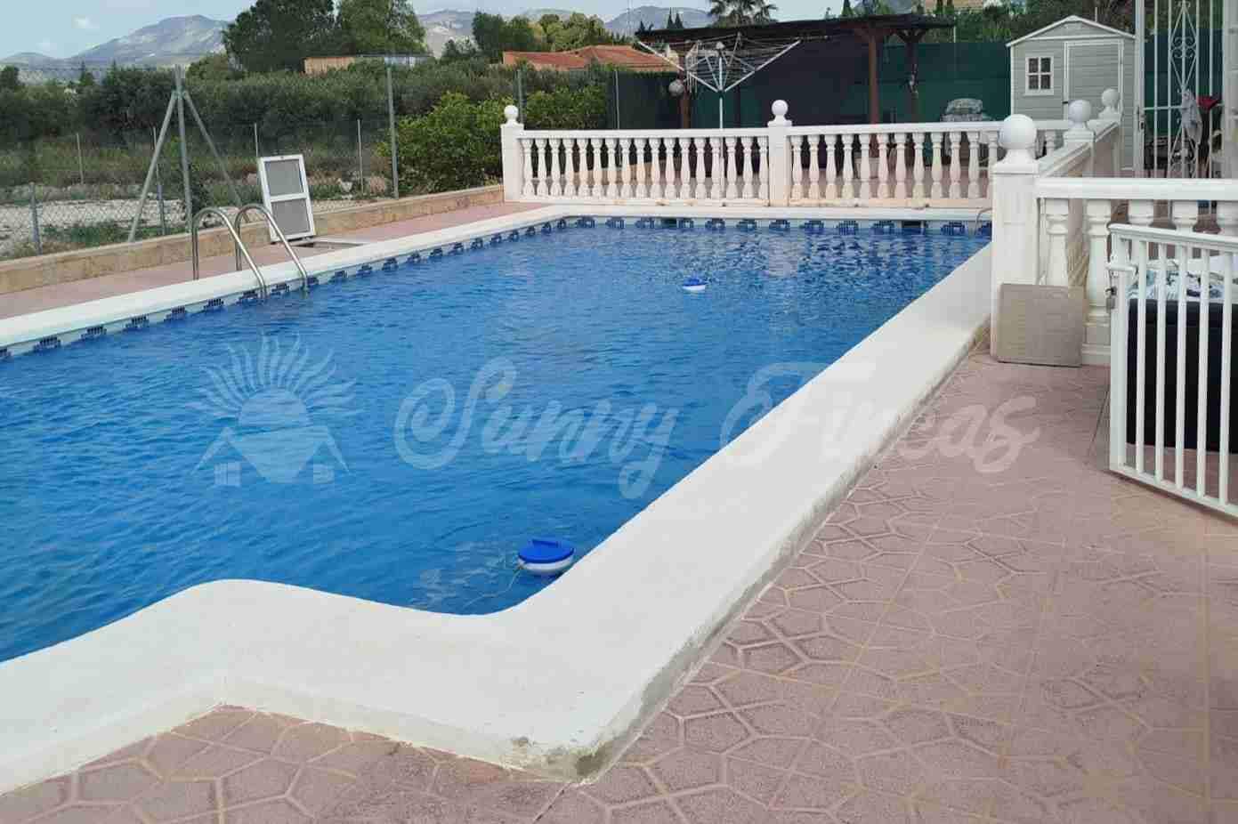 3 quarto Moradia em Banda para venda em La Romana com piscina garagem - 290 000 € (Ref: 9844045)