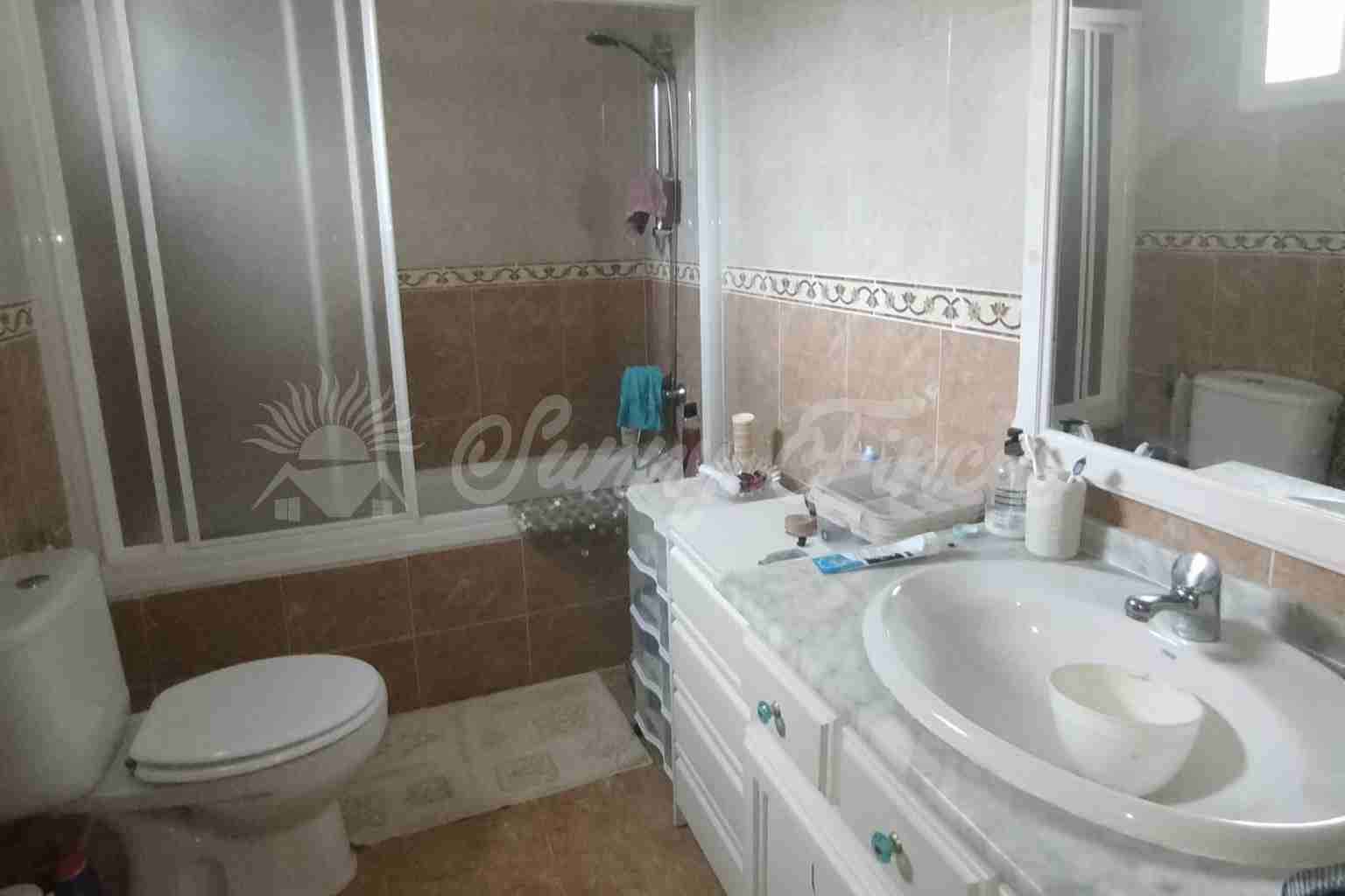 3 quarto Moradia em Banda para venda em La Romana com piscina garagem - 290 000 € (Ref: 9844045)