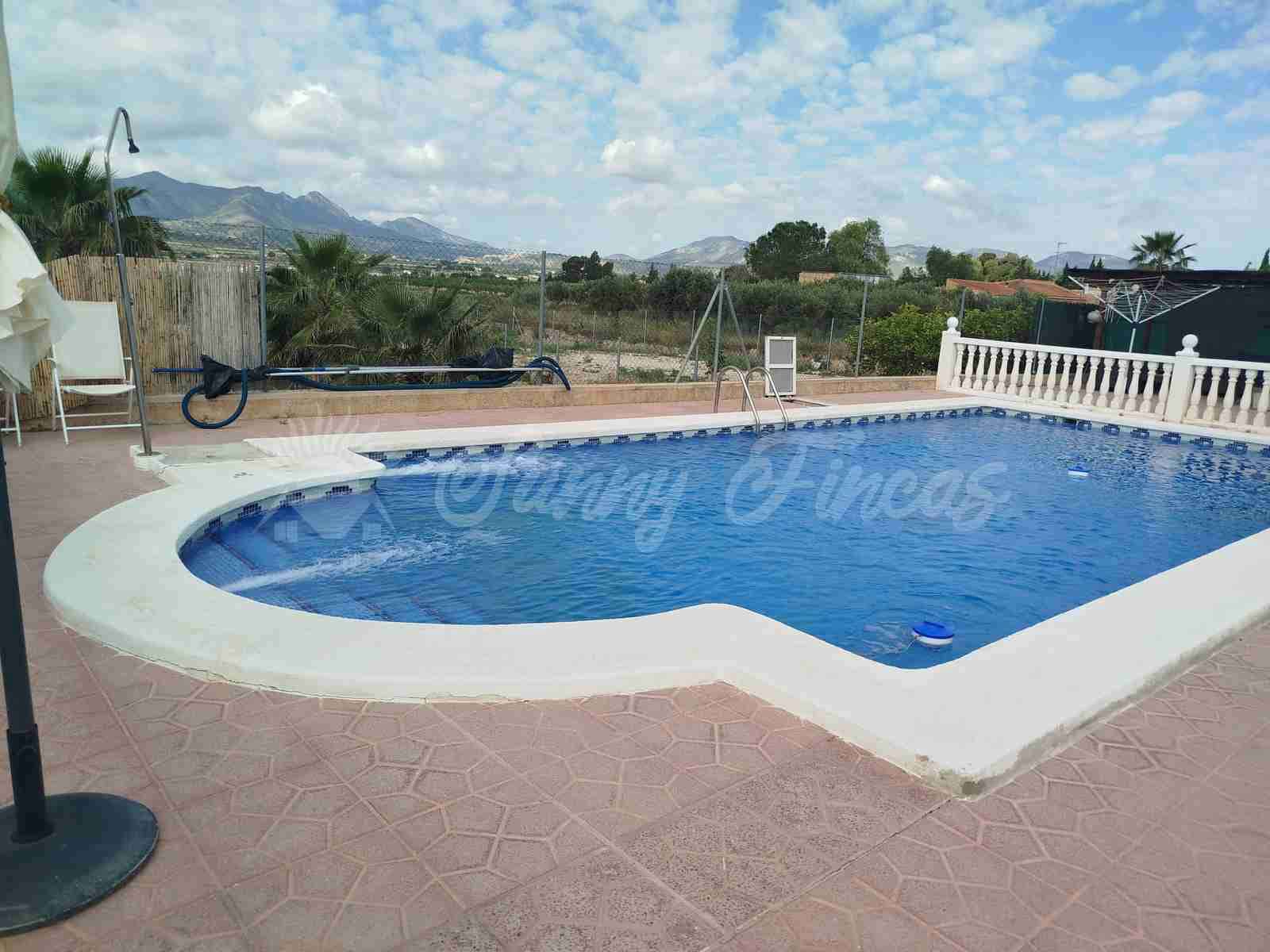 3 quarto Moradia em Banda para venda em La Romana com piscina garagem - 290 000 € (Ref: 9844045)