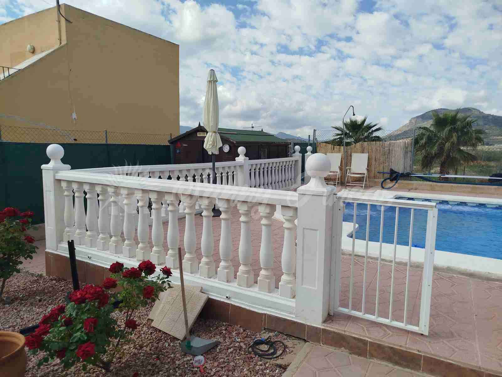 3 quarto Moradia em Banda para venda em La Romana com piscina garagem - 290 000 € (Ref: 9844045)