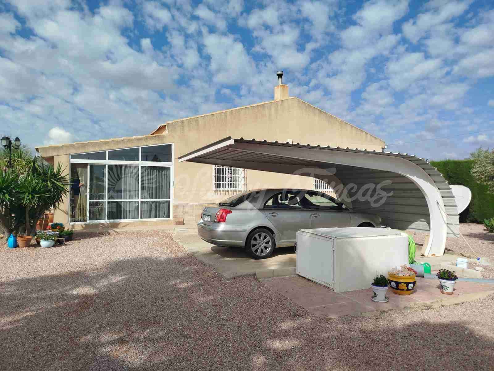 3 quarto Moradia em Banda para venda em La Romana com piscina garagem - 290 000 € (Ref: 9844045)