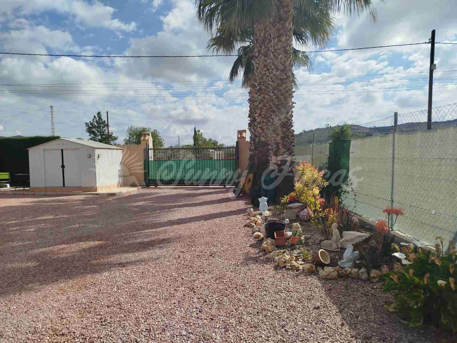 3 quarto Moradia em Banda para venda em La Romana com piscina garagem - 290 000 € (Ref: 9844045)
