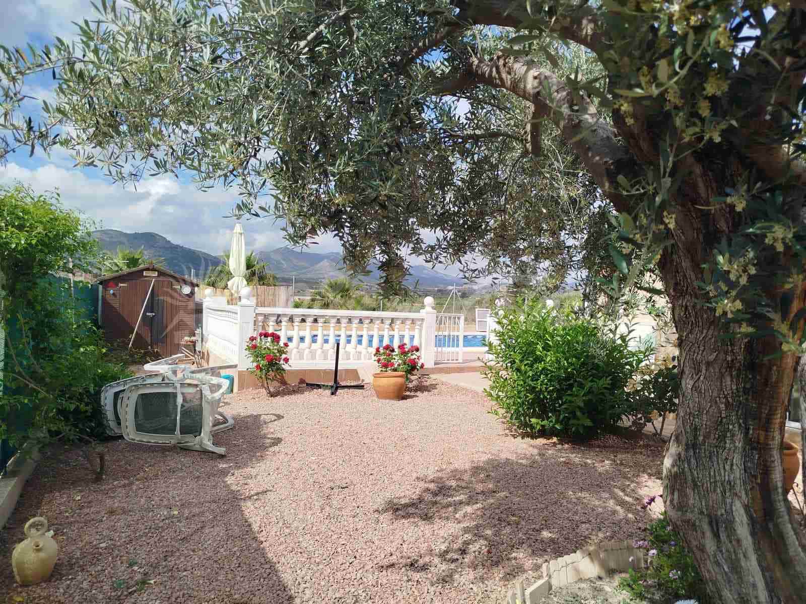 3 quarto Moradia em Banda para venda em La Romana com piscina garagem - 290 000 € (Ref: 9844045)