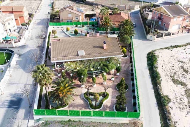5 bedroom Terraced Villa for sale in Caudete with garage - € 489,000 (Ref: 9848374)