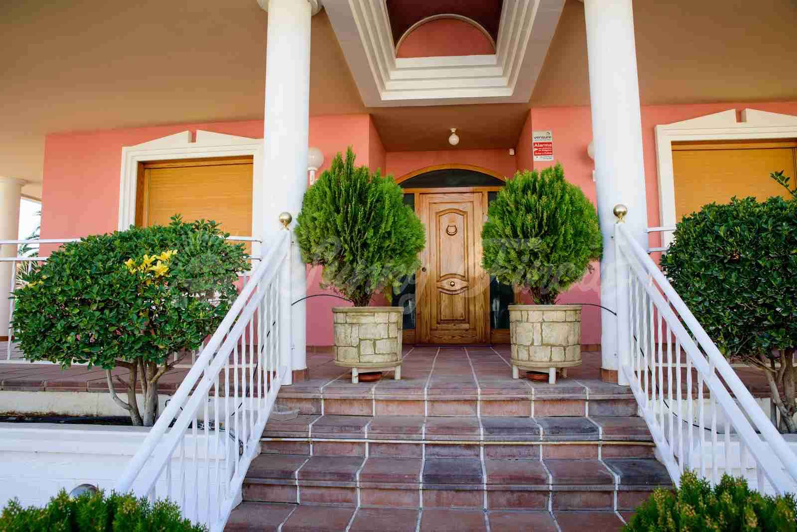 5 bedroom Terraced Villa for sale in Caudete with garage - € 489,000 (Ref: 9848374)