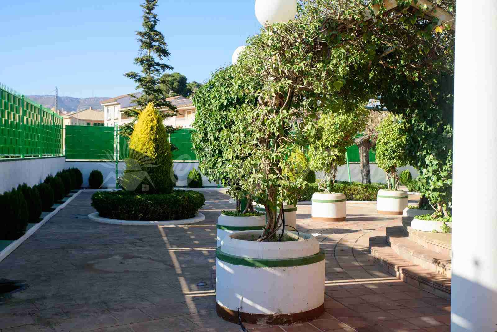 5 bedroom Terraced Villa for sale in Caudete with garage - € 489,000 (Ref: 9848374)