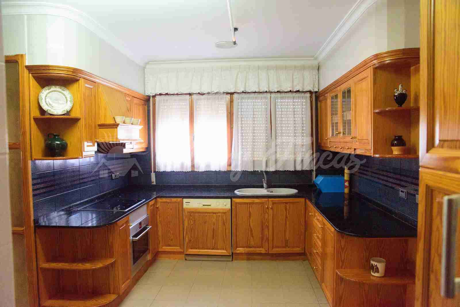 5 bedroom Terraced Villa for sale in Caudete with garage - € 489,000 (Ref: 9848374)