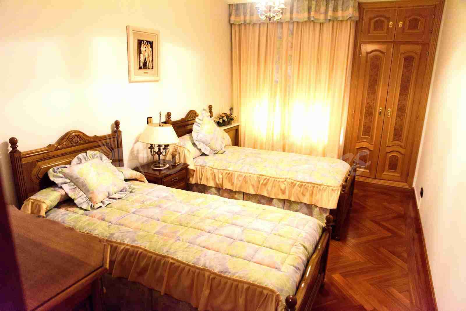 5 bedroom Terraced Villa for sale in Caudete with garage - € 489,000 (Ref: 9848374)