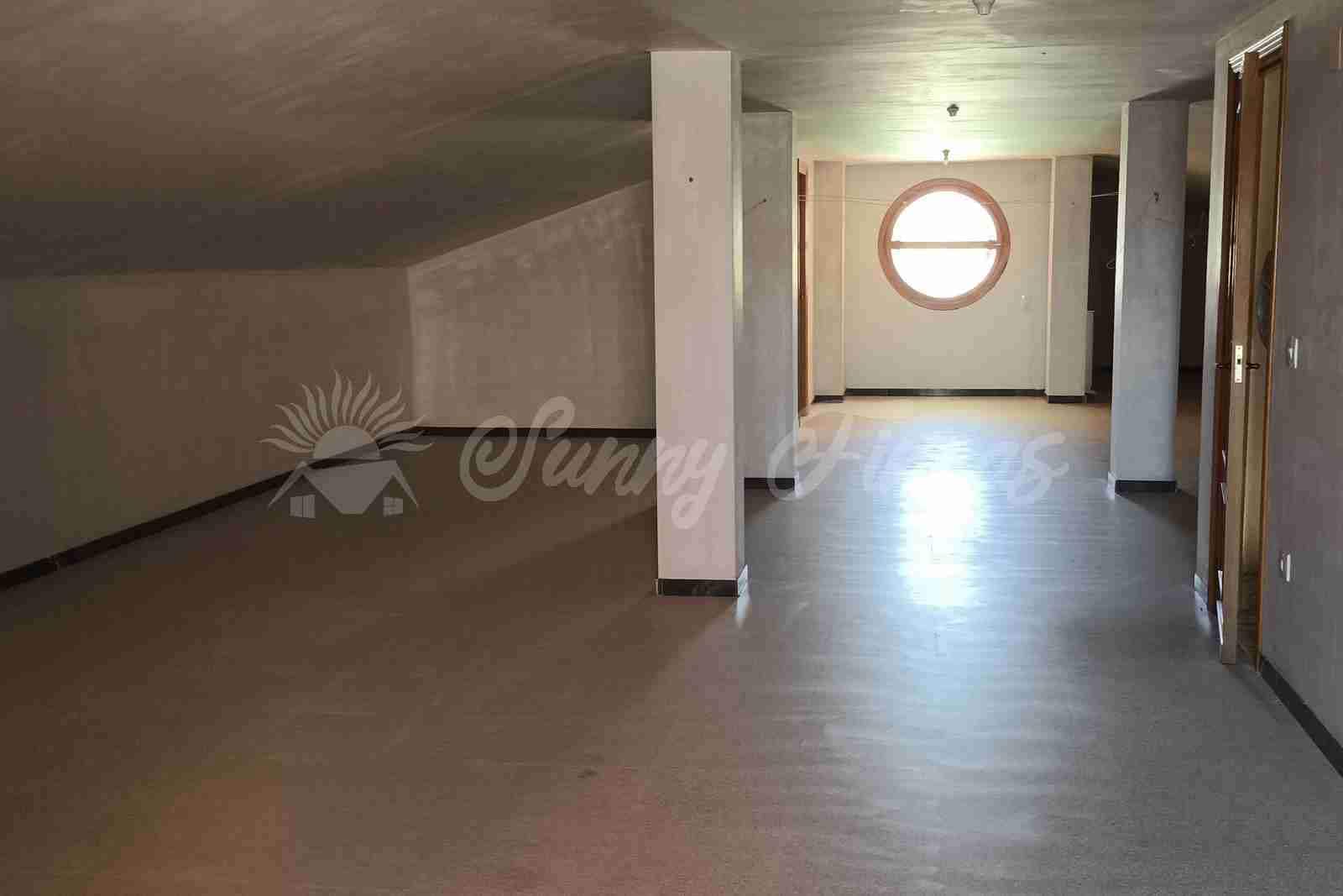 5 bedroom Terraced Villa for sale in Caudete with garage - € 489,000 (Ref: 9848374)