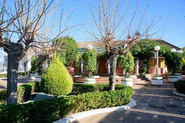 5 bedroom Terraced Villa for sale in Caudete with garage - € 489,000 (Ref: 9848374)