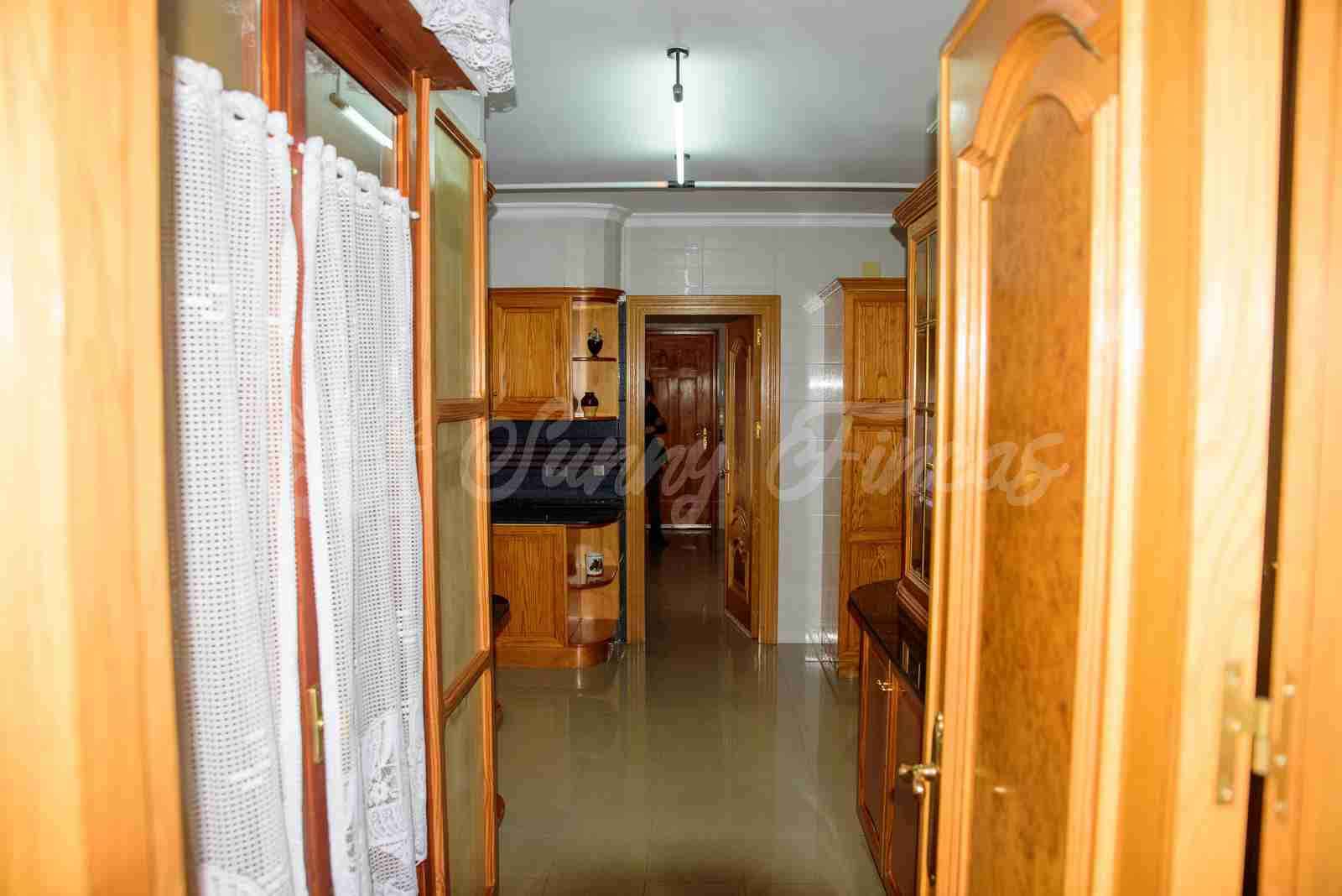 5 bedroom Terraced Villa for sale in Caudete with garage - € 489,000 (Ref: 9848374)