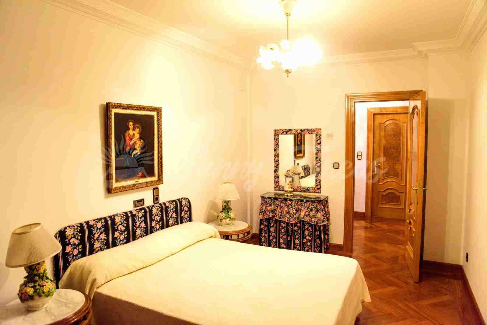 5 bedroom Terraced Villa for sale in Caudete with garage - € 489,000 (Ref: 9848374)
